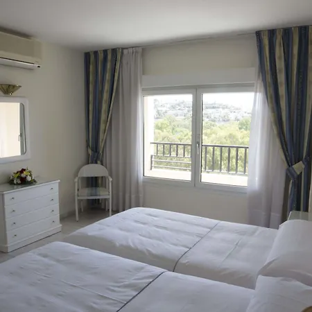 Hotel apartamentowy First Flatotel International 3*