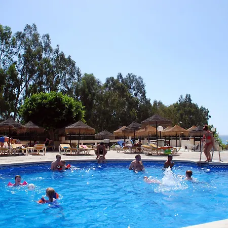 Hotel apartamentowy First Flatotel International 3*