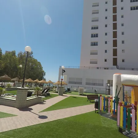 Hotel apartamentowy First Flatotel International