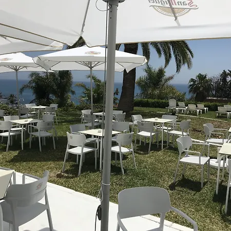 Hotel apartamentowy First Flatotel International